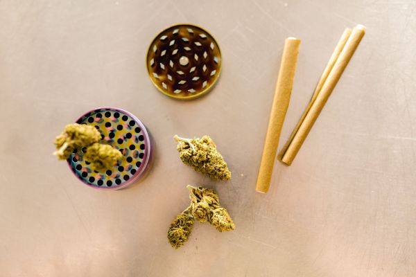 Fleurs de cbd ou résines : quelles différences essentielles ?